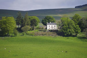 Beautiful 8-Bed House in Angus